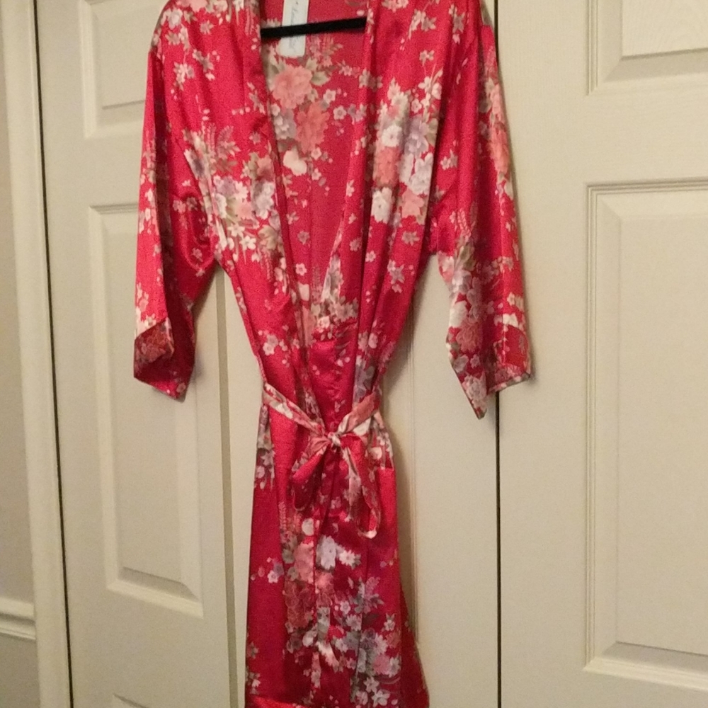 Beautiful Silk Robe *NWT* - Picture 3 of 5